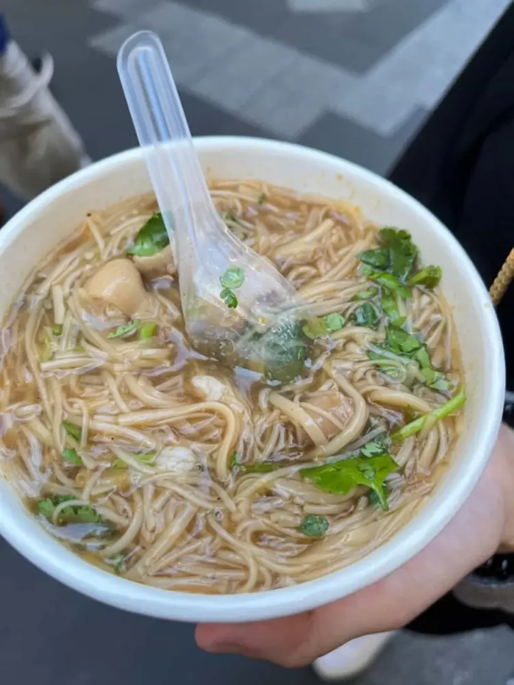 타이베이 여행의 시작은 시먼딩 아종면선 곱창 국수 맛보기