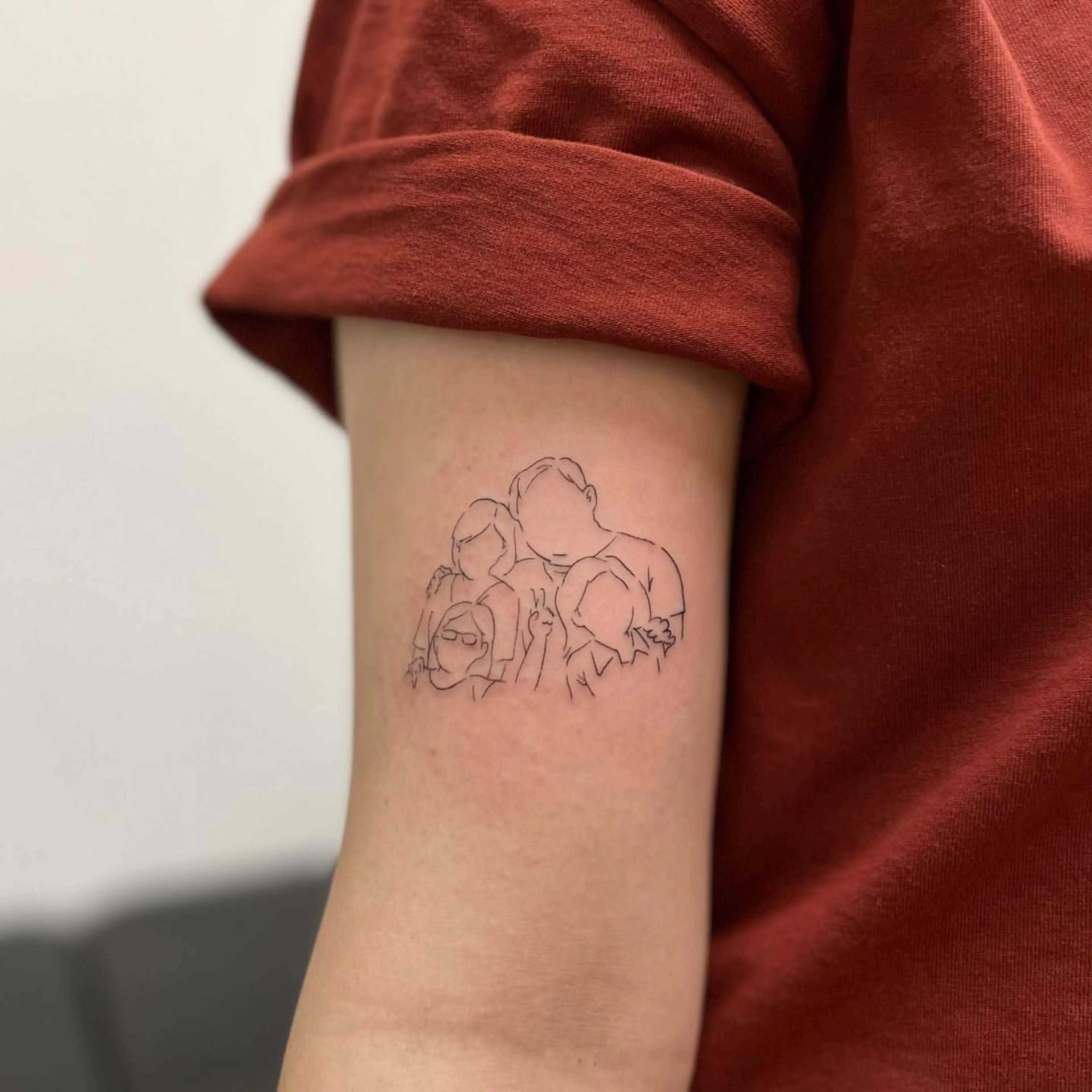 @uoojuin_tattoo, Seoul, Single-line Family Tattoos