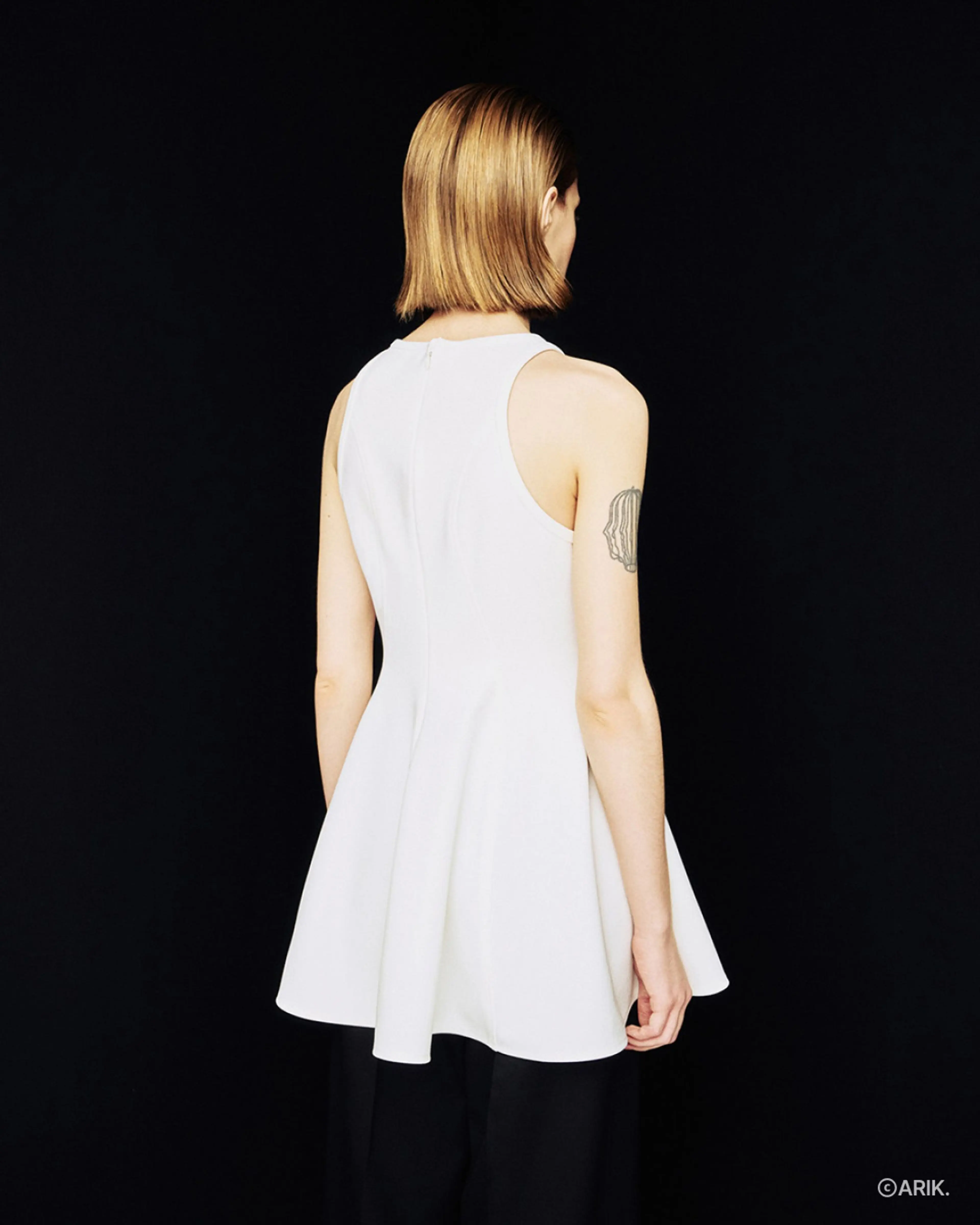 아리크 - MIRA panel flare sleeveless top Ivory