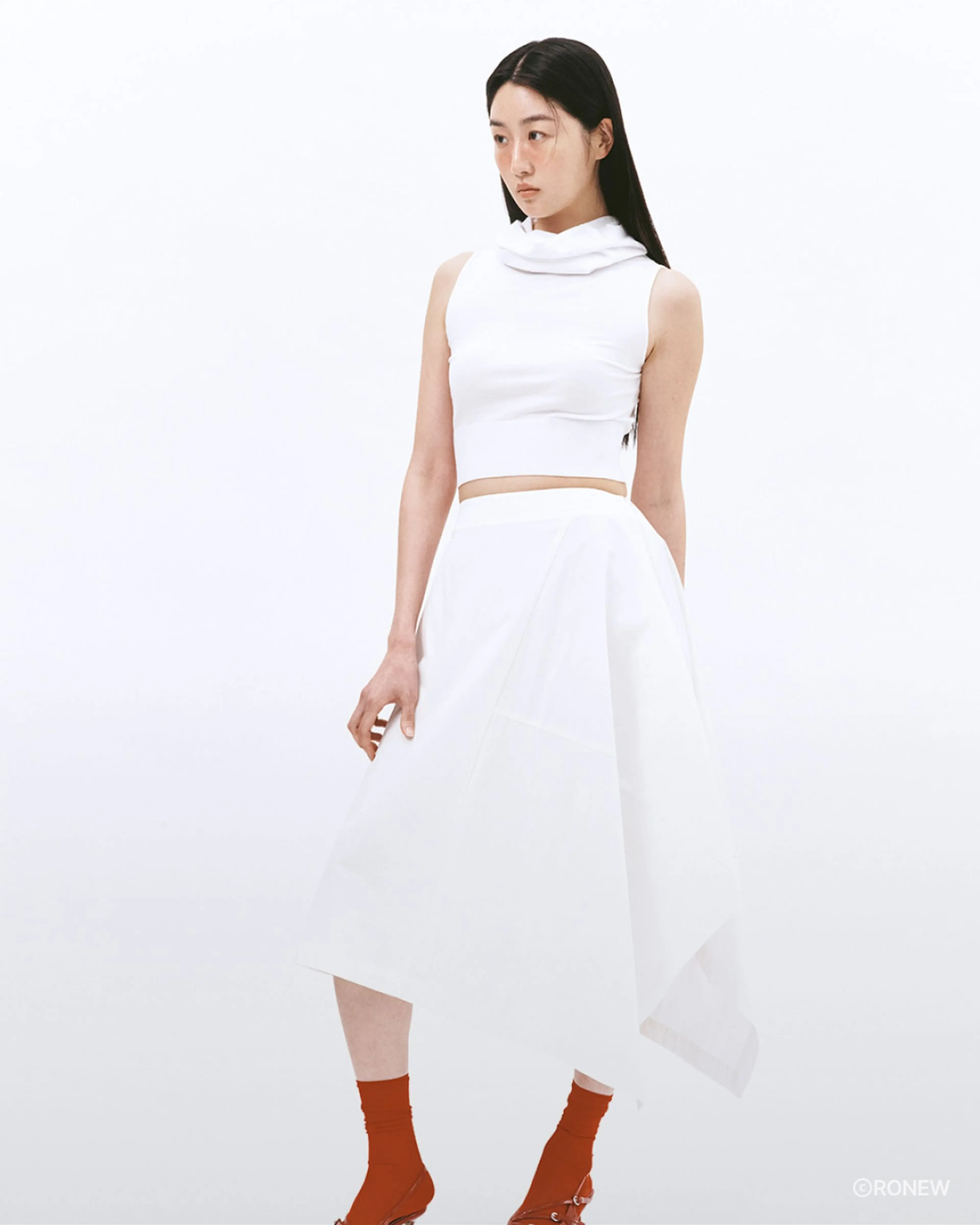 로뉴 COTTON BLEND ASYMMETRIC FLARE SKIRT (WHITE)