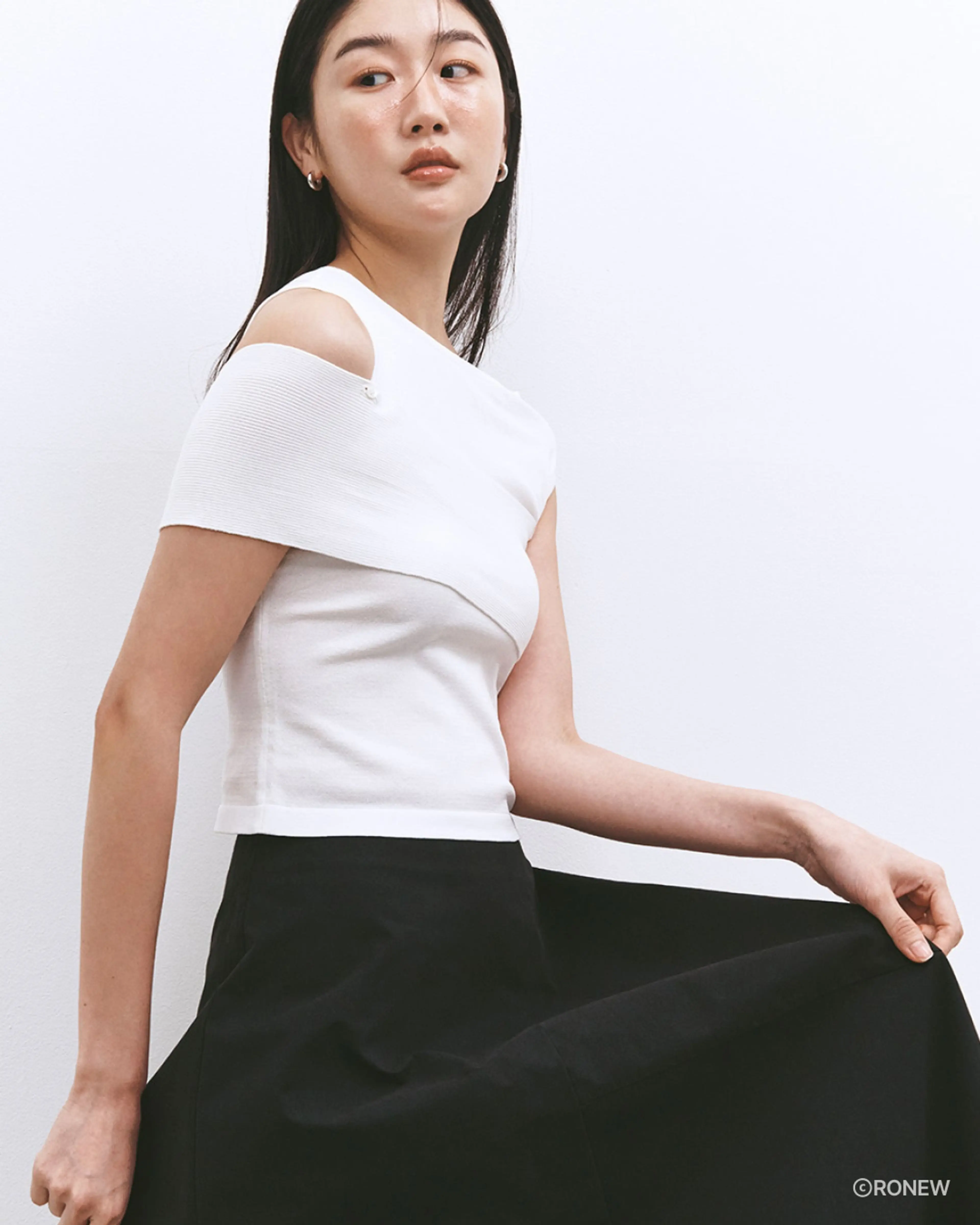 로뉴 - ASYMMETRIC LAYERED KNIT TOP (WHITE)