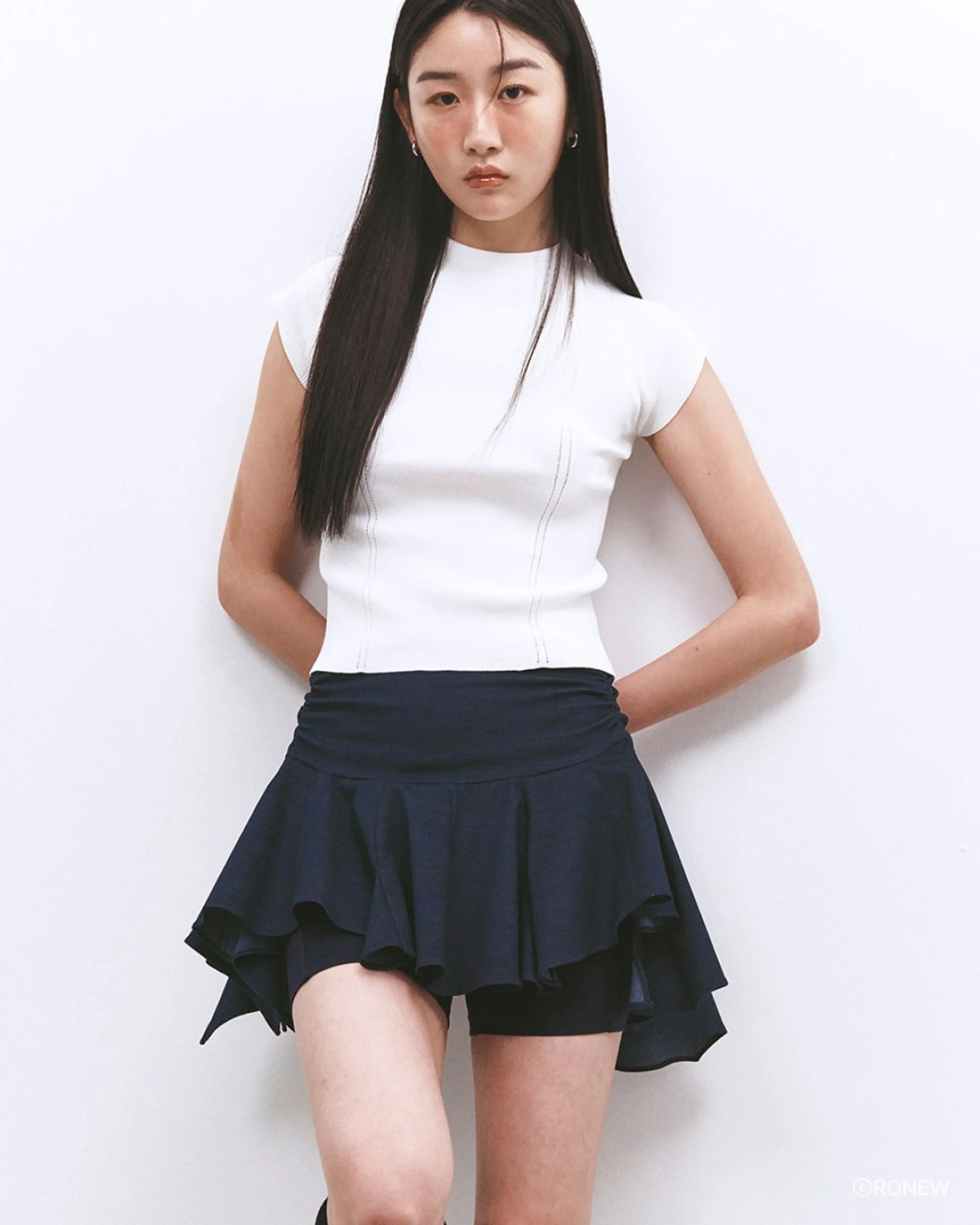 로뉴 Asymmetric Culotte Frill Mini Skirt