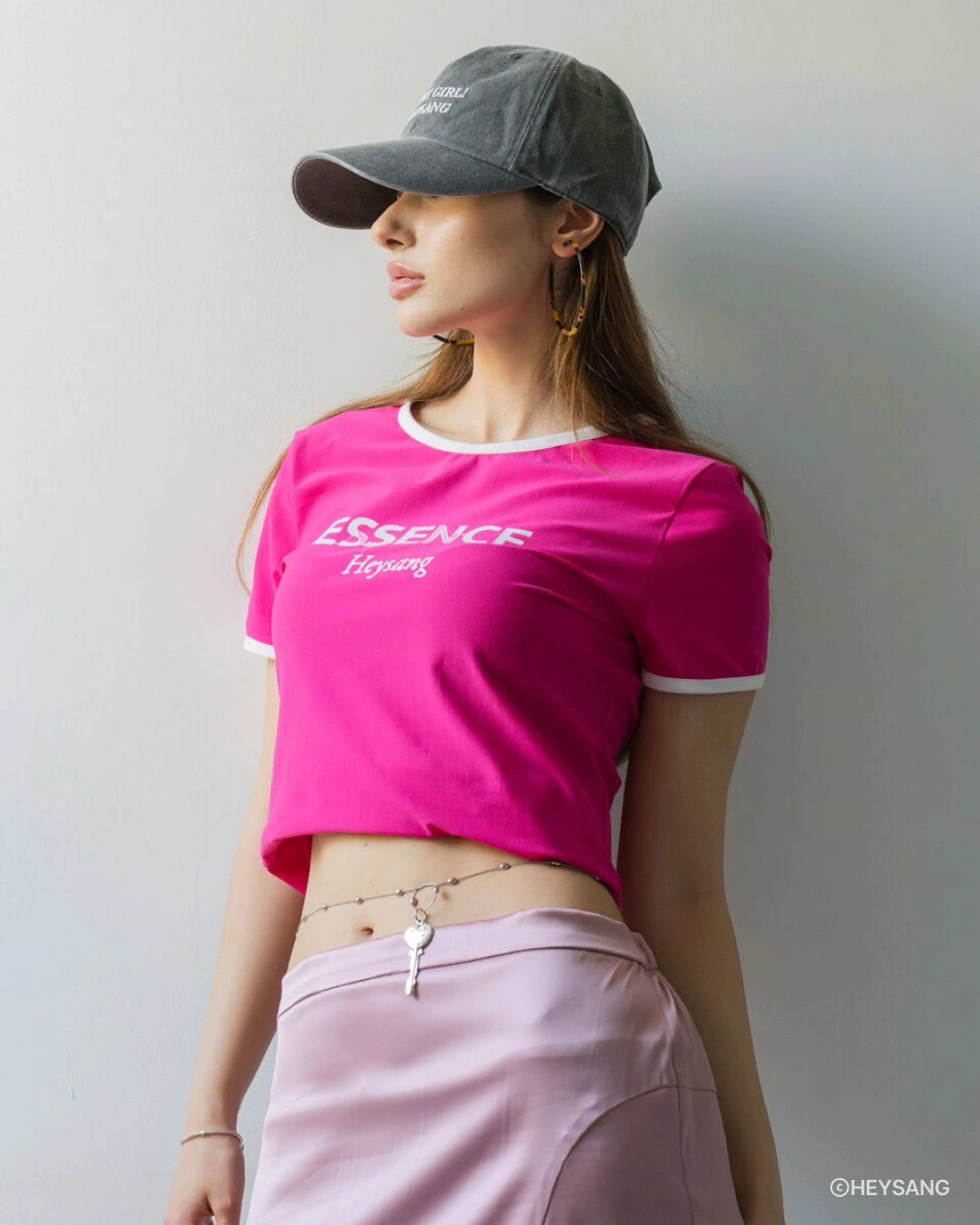 헤이상 ESSENCE tshirts HOTPINK