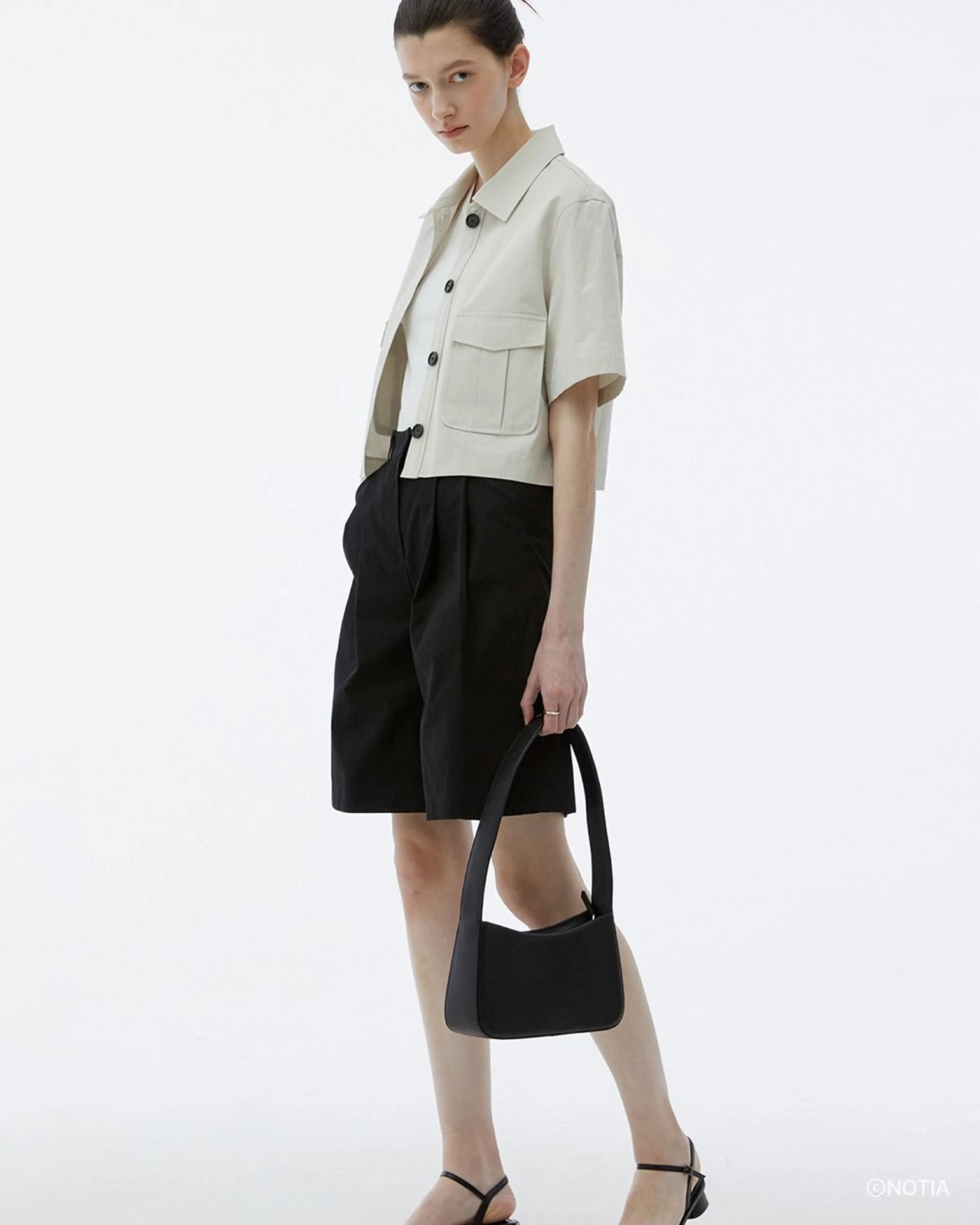 CLASSIC PLEATS SHORT PANTS - BLACK - 노티아